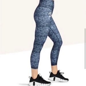 NWT Peloton Cadence capri